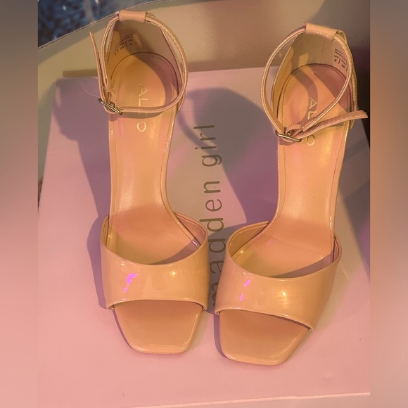 Aldo size 6 heels - Picture 2 of 7